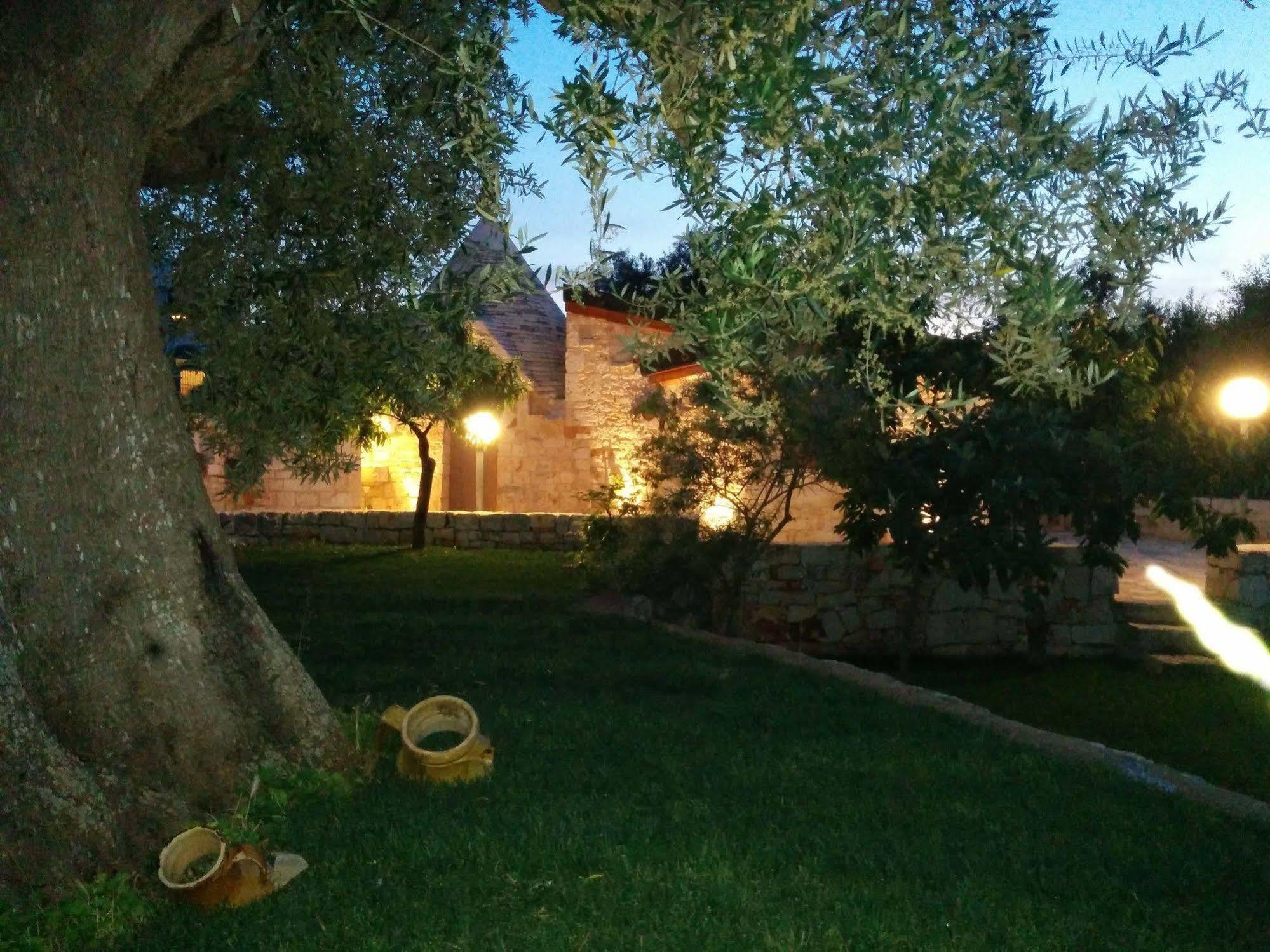 Il Giardino Degli Ulivi Bed & Breakfast Castellana Grotte Exterior photo